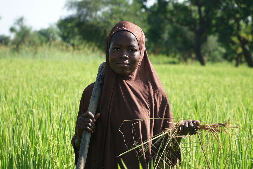 Asséta Bagnan, een Burkinese rijstboerin die versterkt wordt door Trias.